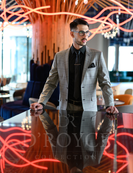 Szürke kockás öltöny