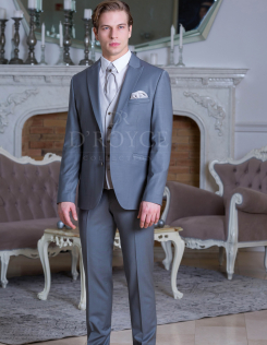 Világos szürke öltöny ezüst szatén mellénnyel