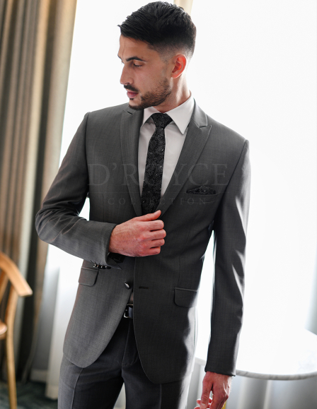 Szürke üzleti öltöny